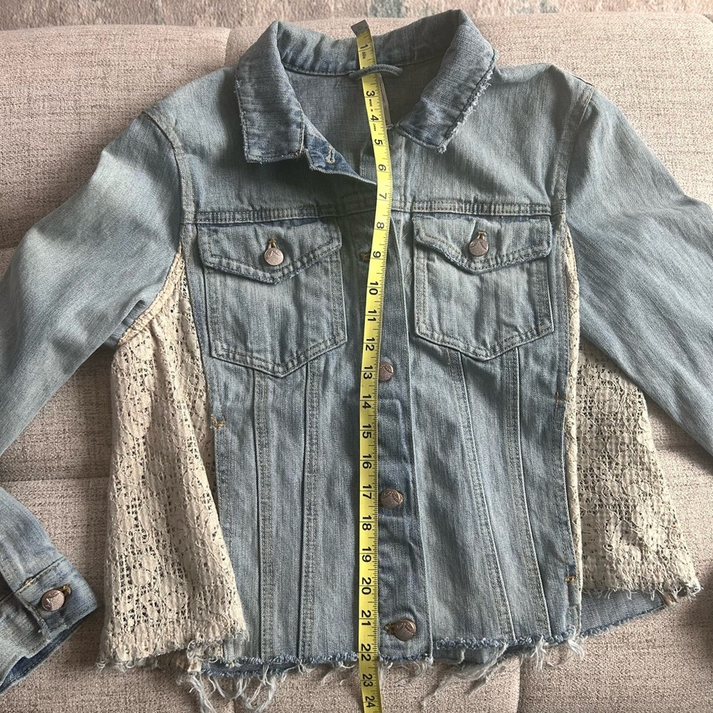 Free People Ivory Lace Panel Cropped Denim Jacket, Size Medium- Boho Chic - Picture 9 of 10